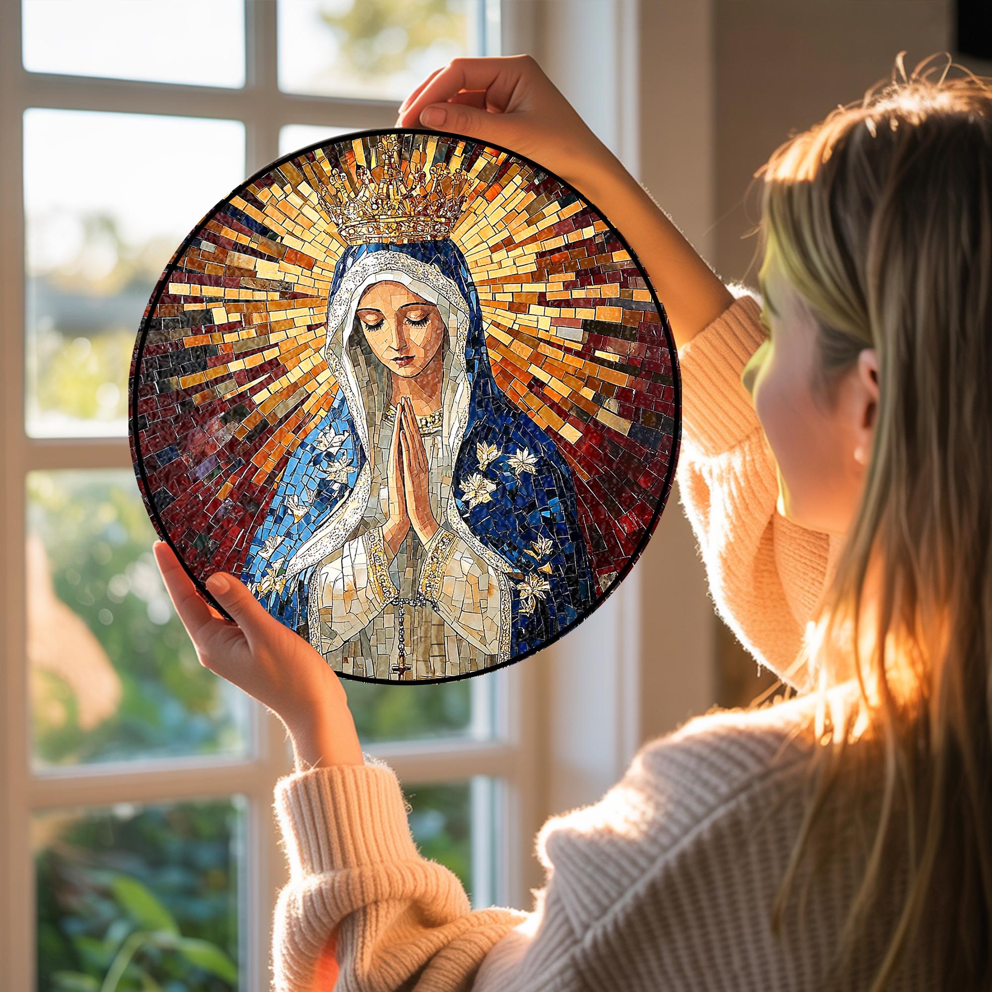Suncatcher Vitral Nossa Senhora de Fátima Coroada – Enfeite de Janela Redondo Católico